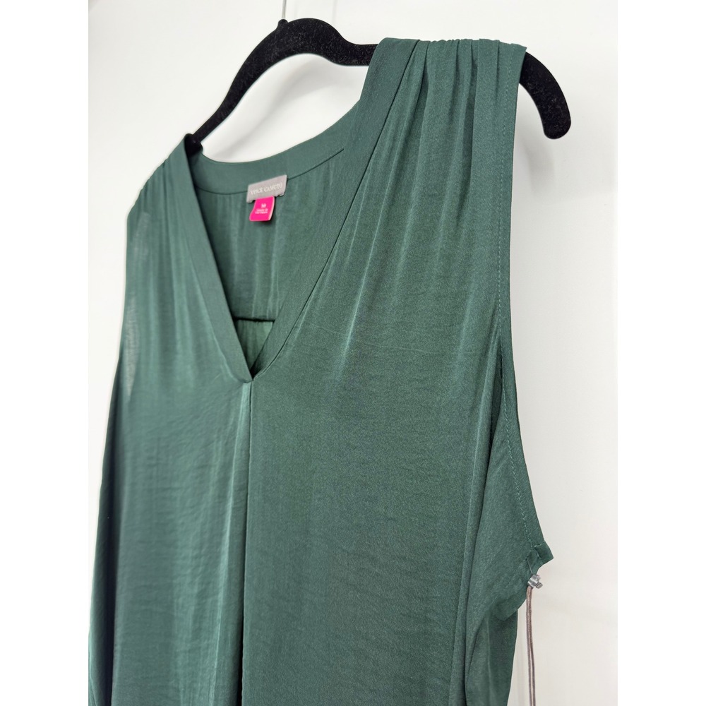 Vince Camuto Hunter Green V-Neck Sleeveless Blouse High-Low Hem NWT Sz M